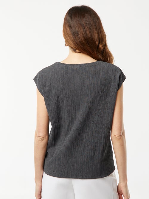 T-shirt en matière fantaisie avec manches chauve-souris - Kiabi