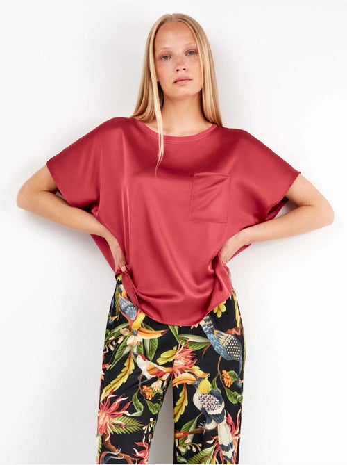 T-shirt en tissu satiné en tons framboise ou vert émeraude - Kiabi T-shirt en tissu satiné en tons framboise ou vert émeraude - Kiabi