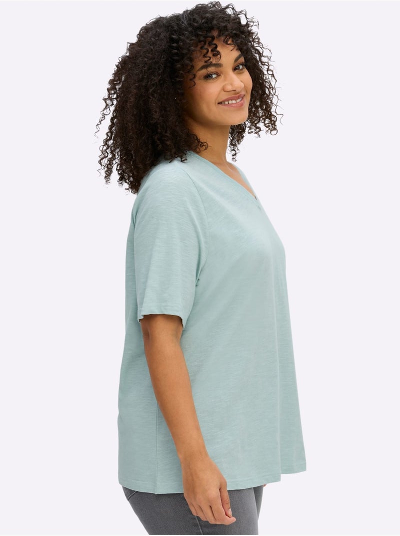 T-shirt En V Encolure En V Affinante - Taille Standard - Sheego Vert - Kiabi