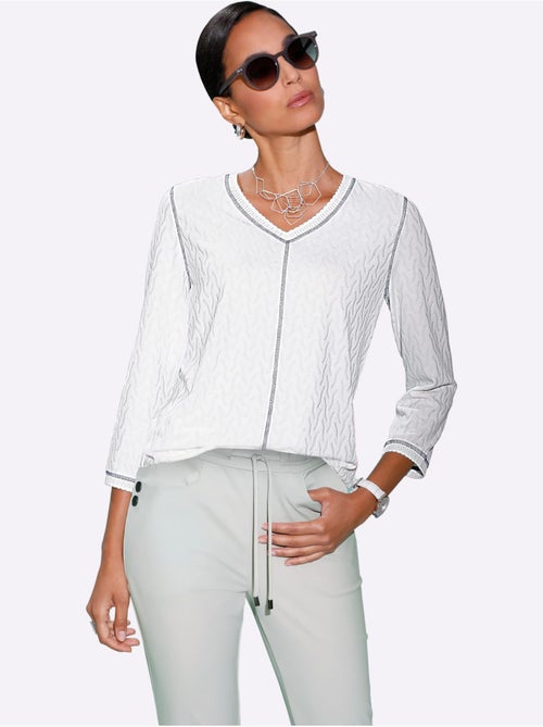 T-shirt En V Jacquard En Jersey Tendance - Taille Standard - Helline - Kiabi T-shirt En V Jacquard En Jersey Tendance - Taille Standard - Helline - Kiabi