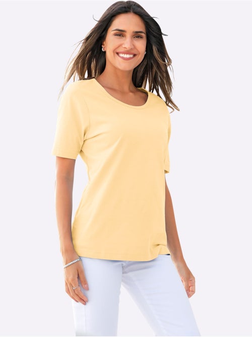 T-shirt féminin à encolure ronde et manches courtes uni - Taille standard - Moda Vilona - Kiabi T-shirt féminin à encolure ronde et manches courtes uni - Taille standard - Moda Vilona - Kiabi