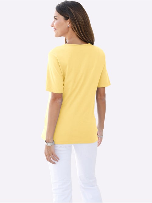 T-shirt féminin à encolure ronde et manches courtes uni - Taille standard - Moda Vilona - Kiabi T-shirt féminin à encolure ronde et manches courtes uni - Taille standard - Moda Vilona - Kiabi