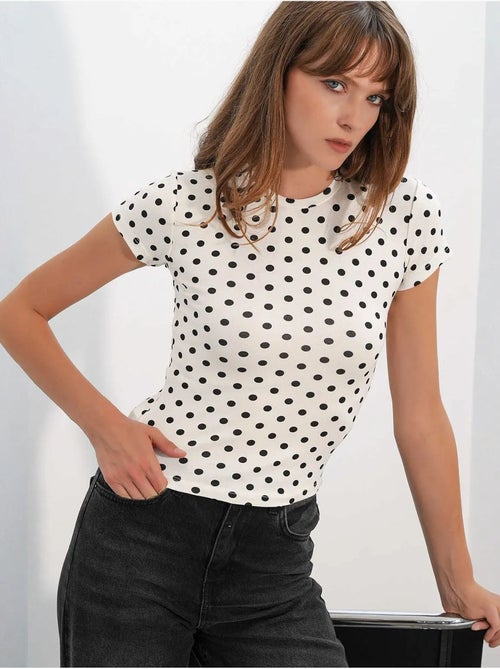 T-shirt femme à pois col rond coupe slim bdart - Kiabi T-shirt femme à pois col rond coupe slim bdart - Kiabi
