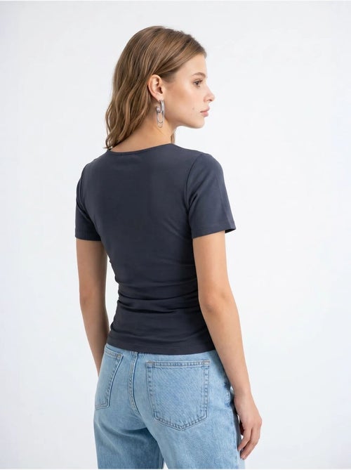 T-shirt femme ajusté à col bateau mixray - Kiabi T-shirt femme ajusté à col bateau mixray - Kiabi