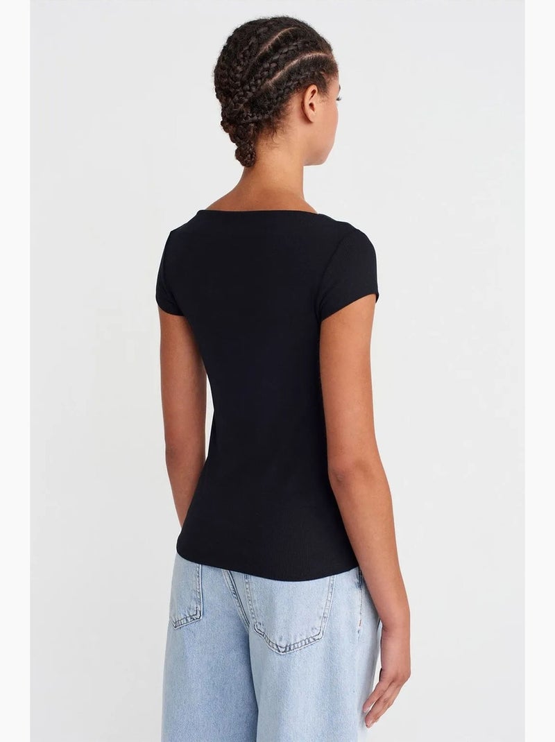 T-shirt femme côtelé à col bateau, coupe ajustée dilvin Noir - Kiabi