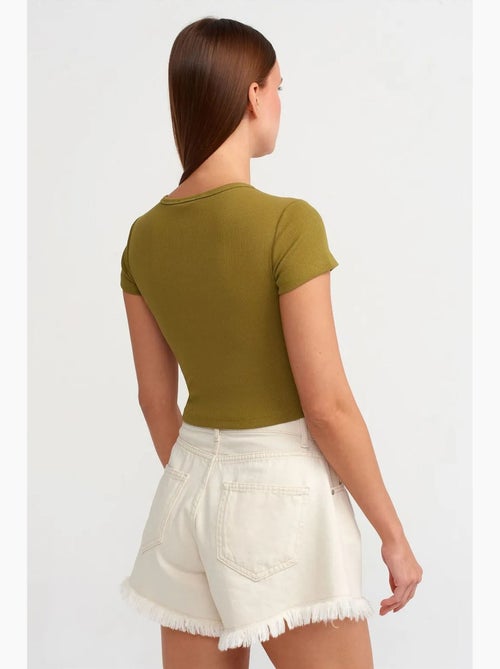T-shirt femme court coupe slim à col rond dilvin - Kiabi T-shirt femme court coupe slim à col rond dilvin - Kiabi