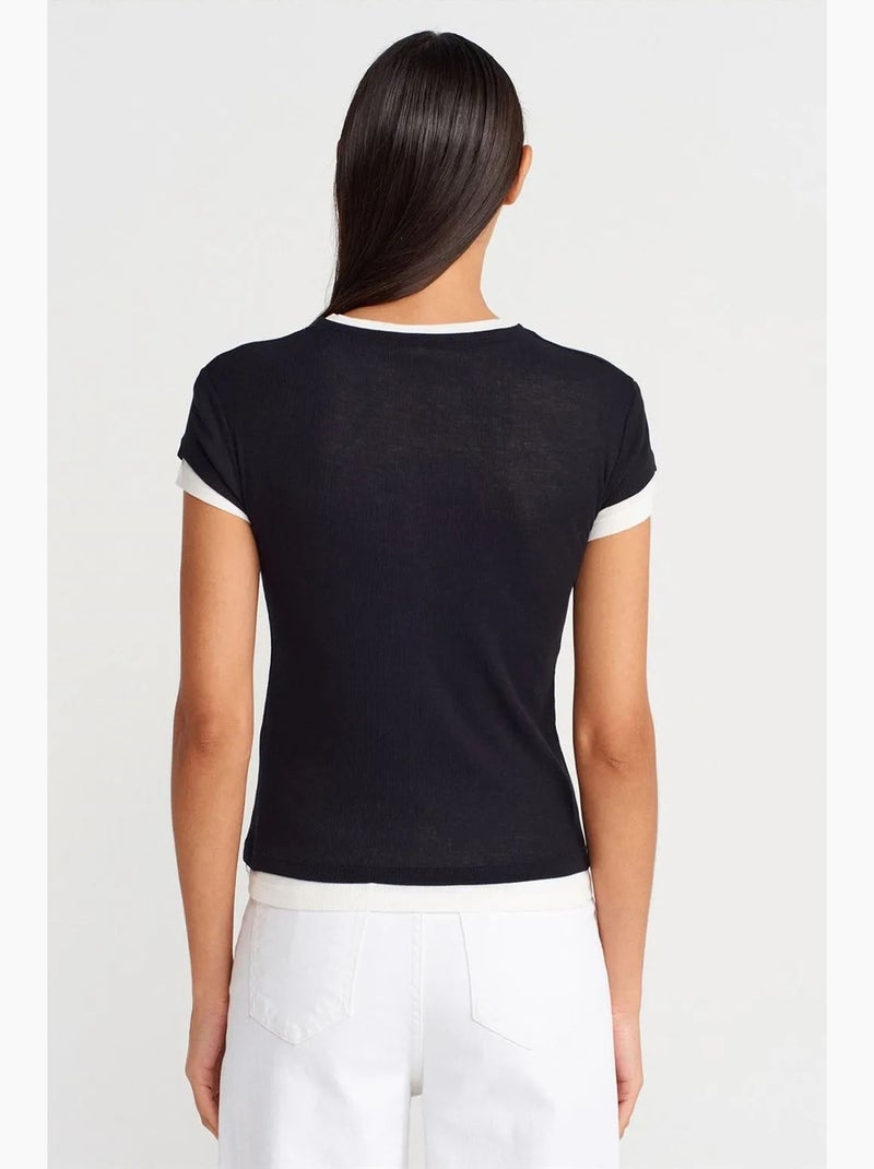 T-shirt femme en coton à col v et patte de boutonnage dilvin Noir - Kiabi