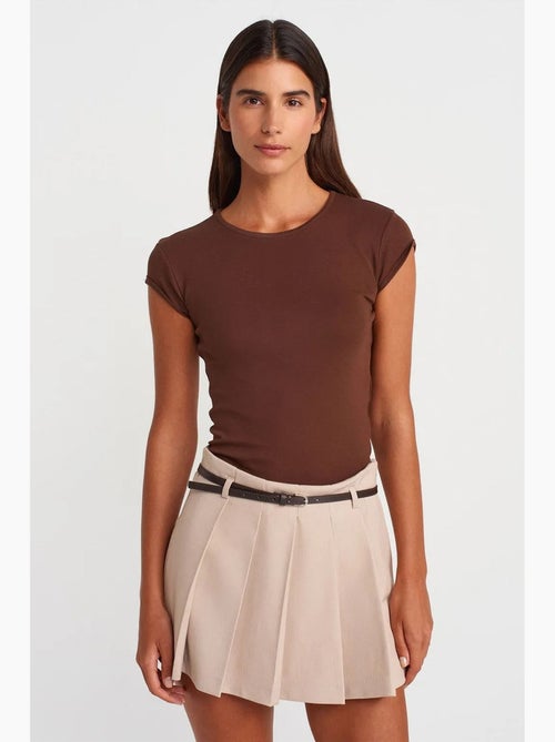 T-shirt femme en coton, coupe ajustée, col rond dilvin - Kiabi T-shirt femme en coton, coupe ajustée, col rond dilvin - Kiabi