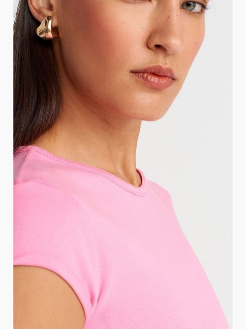 T-shirt femme en coton, coupe ajustée, col rond dilvin - Kiabi T-shirt femme en coton, coupe ajustée, col rond dilvin - Kiabi