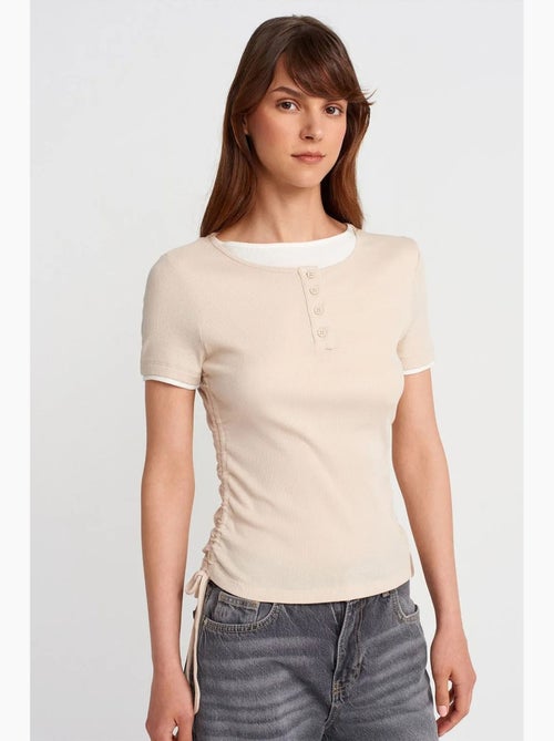 T-shirt femme en coton, coupe slim, col rond dilvin - Kiabi T-shirt femme en coton, coupe slim, col rond dilvin - Kiabi