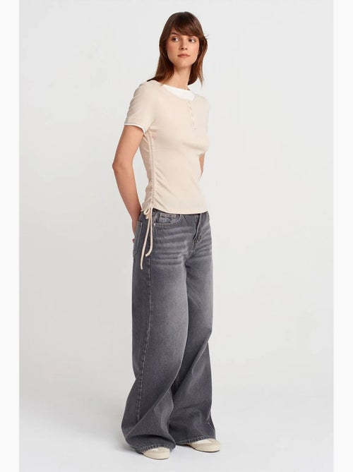 T-shirt femme en coton, coupe slim, col rond dilvin - Kiabi T-shirt femme en coton, coupe slim, col rond dilvin - Kiabi