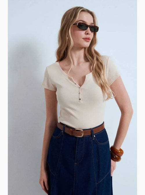 T-shirt femme en coton, coupe slim, col rond dilvin - Kiabi T-shirt femme en coton, coupe slim, col rond dilvin - Kiabi