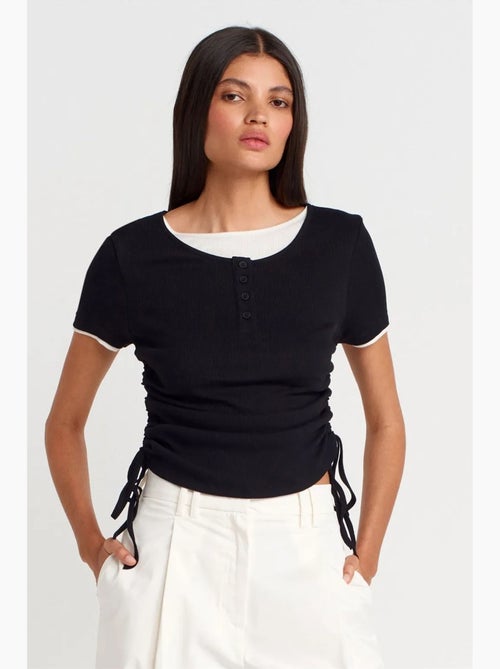 T-shirt femme en coton, coupe slim, col rond dilvin - Kiabi T-shirt femme en coton, coupe slim, col rond dilvin - Kiabi