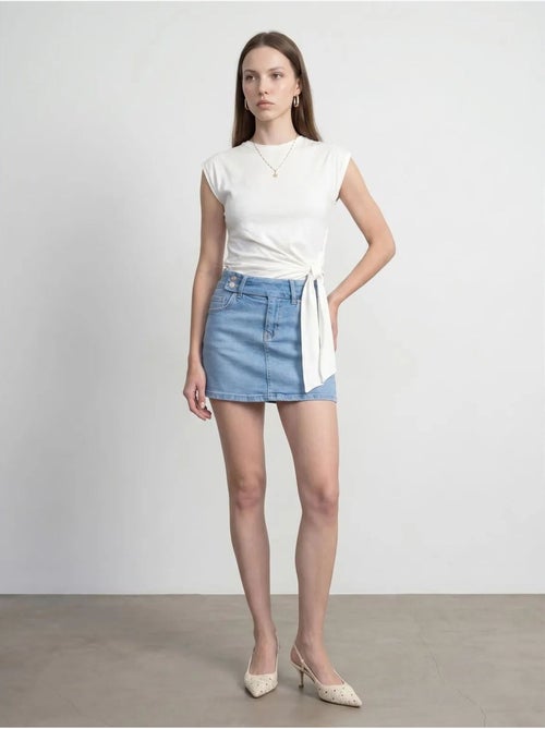T-shirt femme en coton sans manches à col rond et lien - Kiabi T-shirt femme en coton sans manches à col rond et lien - Kiabi