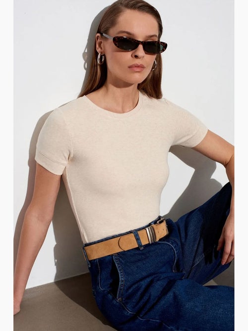 T-shirt femme slim à col rond dilvin - Kiabi T-shirt femme slim à col rond dilvin - Kiabi