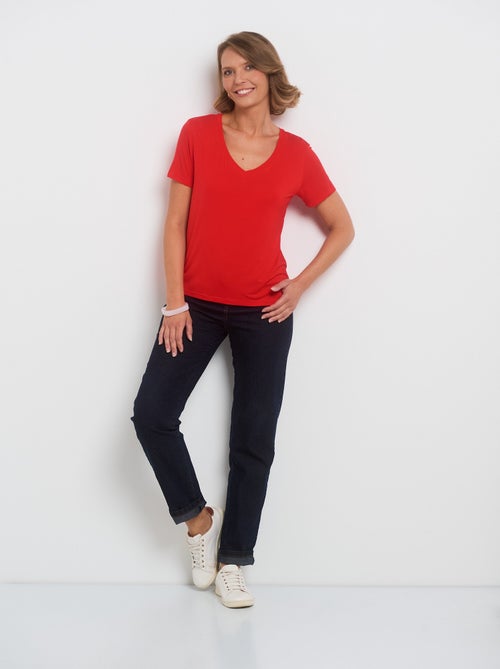 T-shirt fluide col V manches courtes - Kiabi T-shirt fluide col V manches courtes - Kiabi