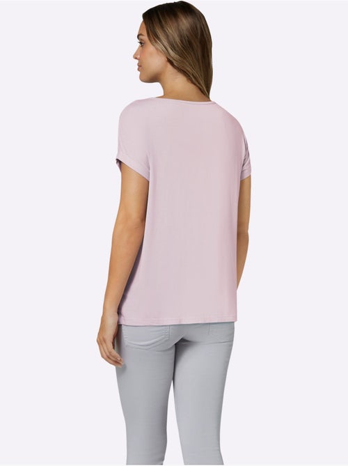 T-shirt fluide en viscose à col V avec mancherons et plis - Taille standard - Moda Vilona - Kiabi T-shirt fluide en viscose à col V avec mancherons et plis - Taille standard - Moda Vilona - Kiabi