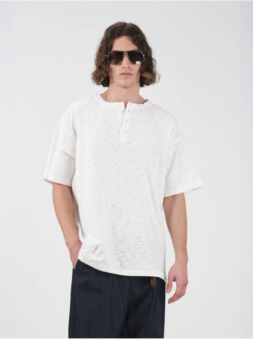 T-shirt giesto à col rond et boutons - Kiabi T-shirt giesto à col rond et boutons - Kiabi