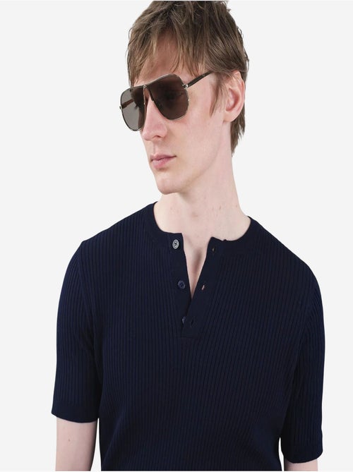 T-shirt homme coupe ajustée à bouton giesto - Kiabi T-shirt homme coupe ajustée à bouton giesto - Kiabi