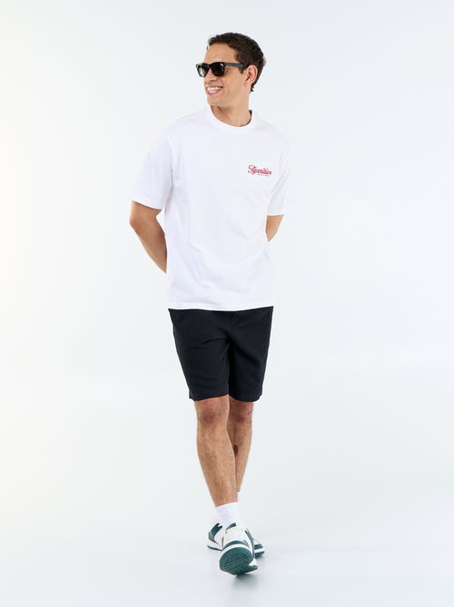 T-shirt homme en coton à col rond avec motif placé - Kiabi T-shirt homme en coton à col rond avec motif placé - Kiabi