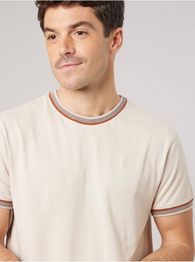 T-shirt homme en coton avec broderie poitrine 'deeluxe' Ecru - Kiabi