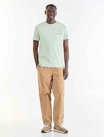 T-shirt homme en coton bio à motif placé et col rond