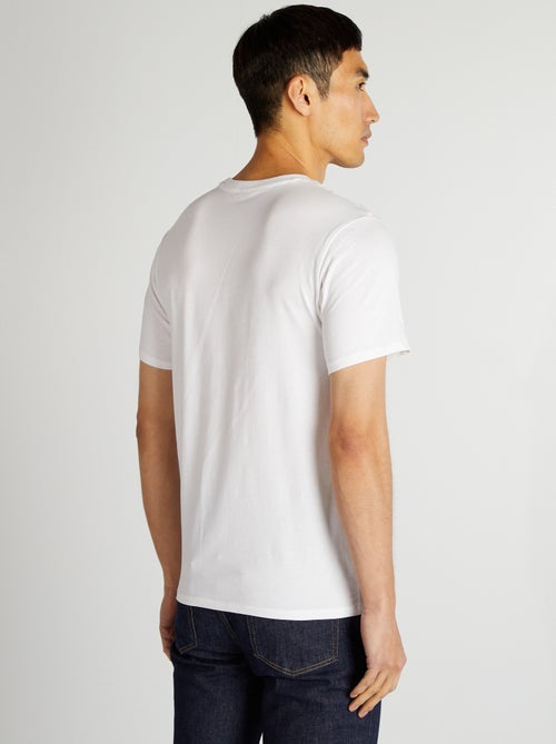 T-shirt homme en coton biologique slim fit à col rond - Kiabi T-shirt homme en coton biologique slim fit à col rond - Kiabi