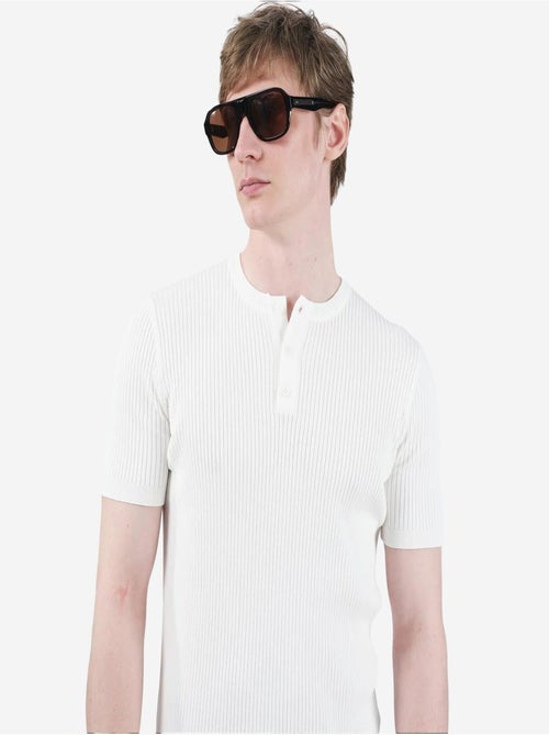 T-shirt homme texturé à col rond et bouton giesto - Kiabi T-shirt homme texturé à col rond et bouton giesto - Kiabi