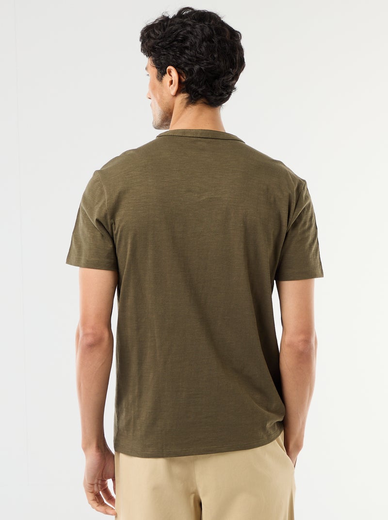 T-shirt homme uni à col tunisien Kaki - Kiabi
