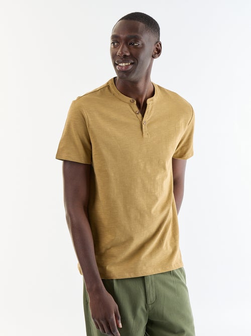 T-shirt homme uni à col tunisien - Kiabi T-shirt homme uni à col tunisien - Kiabi