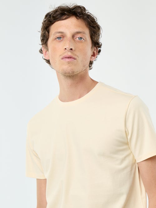 T-shirt homme uni en coton à col rond - Kiabi T-shirt homme uni en coton à col rond - Kiabi