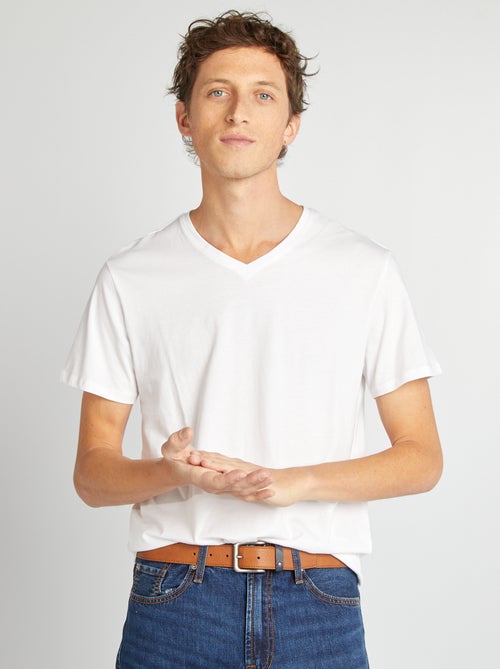 T-shirt homme uni en coton à col V - Kiabi T-shirt homme uni en coton à col V - Kiabi