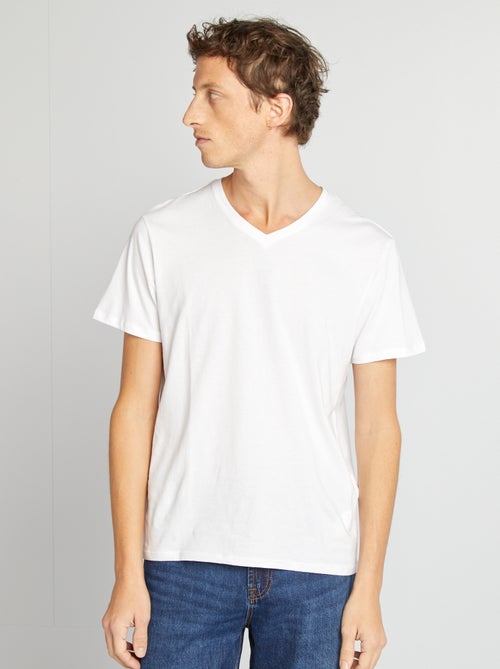T-shirt homme uni en coton à col V - Kiabi T-shirt homme uni en coton à col V - Kiabi