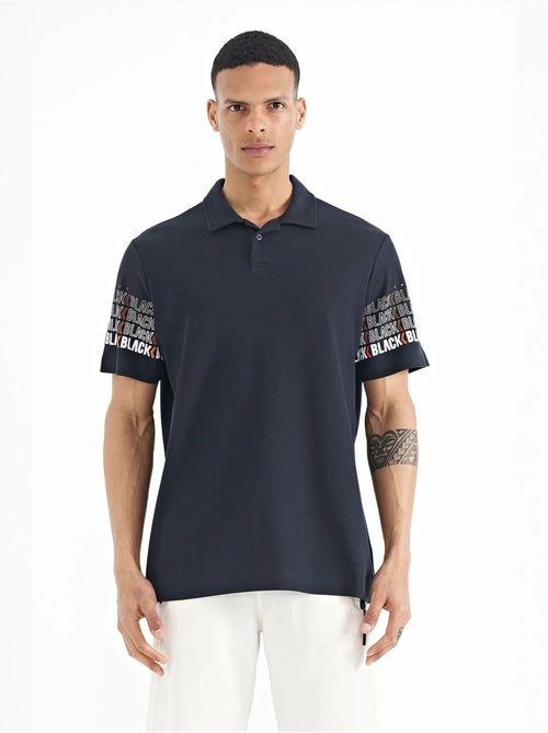 T-shirt imprimé à col polo tommy - Kiabi T-shirt imprimé à col polo tommy - Kiabi