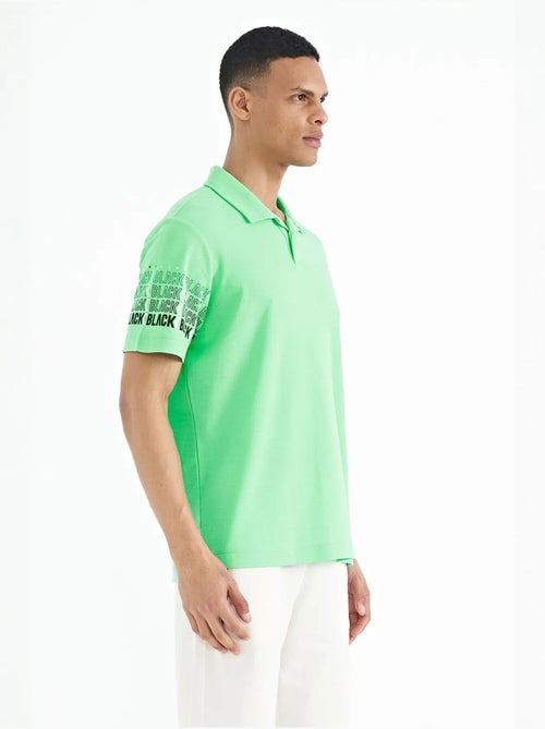 T-shirt imprimé à col polo tommy - Kiabi T-shirt imprimé à col polo tommy - Kiabi