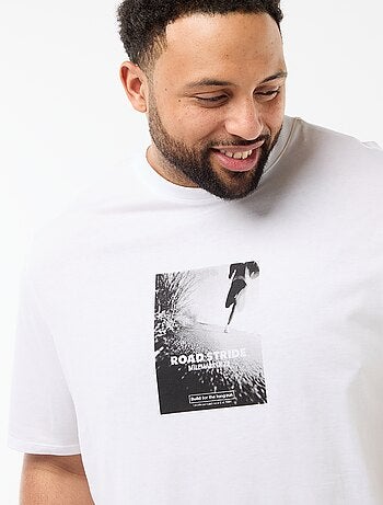 T-shirt imprimé à manches courtes et col rond