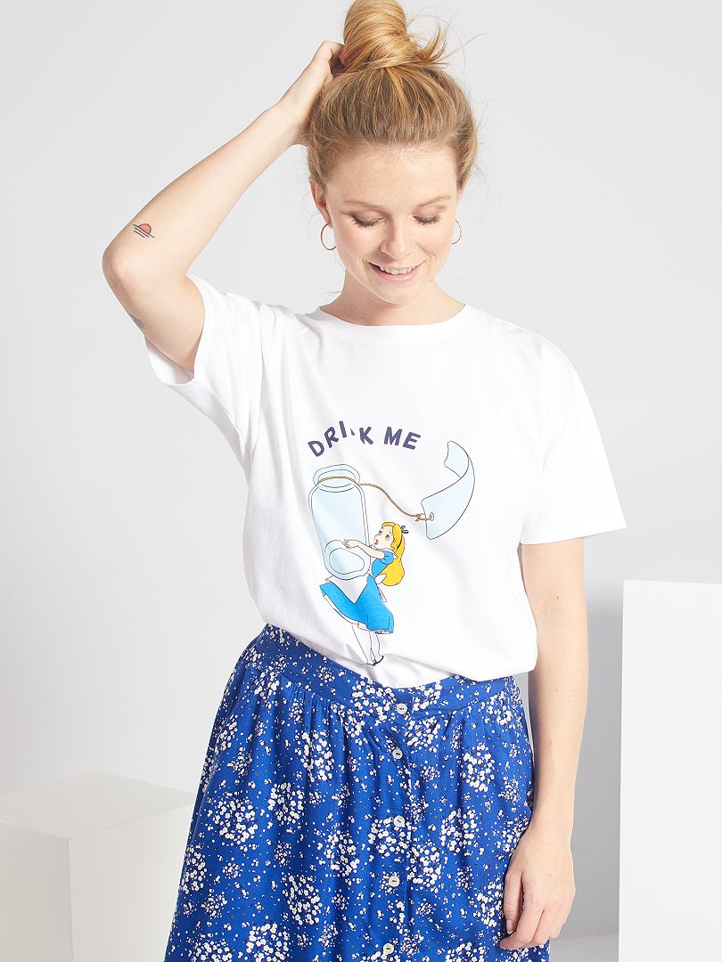 Tshirt imprimé 'Alice au pays des merveilles' blanc 'Alice' Kiabi 9.00€ Tshirt imprimé 'Alice au pays des merveilles' blanc 'Alice' Kiabi 9.00€