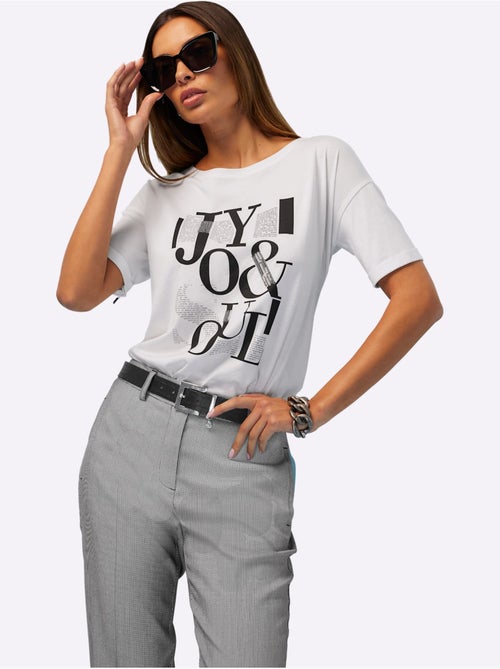 T shirt imprimé lettrage fantaisie encolure ronde et manches courtes - Taille standard - Helline - Kiabi T shirt imprimé lettrage fantaisie encolure ronde et manches courtes - Taille standard - Helline - Kiabi