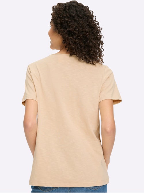 T-shirt Imprimé Motif Imprimé - Taille Standard - Helline - Kiabi T-shirt Imprimé Motif Imprimé - Taille Standard - Helline - Kiabi