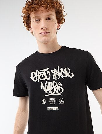 T-shirt imprimé placé en coton uni