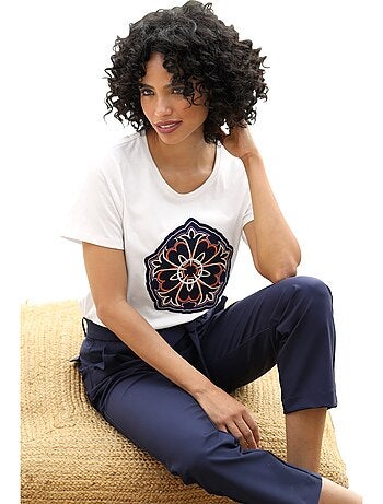 T-shirt Jolie Broderie - Taille Standard - helline