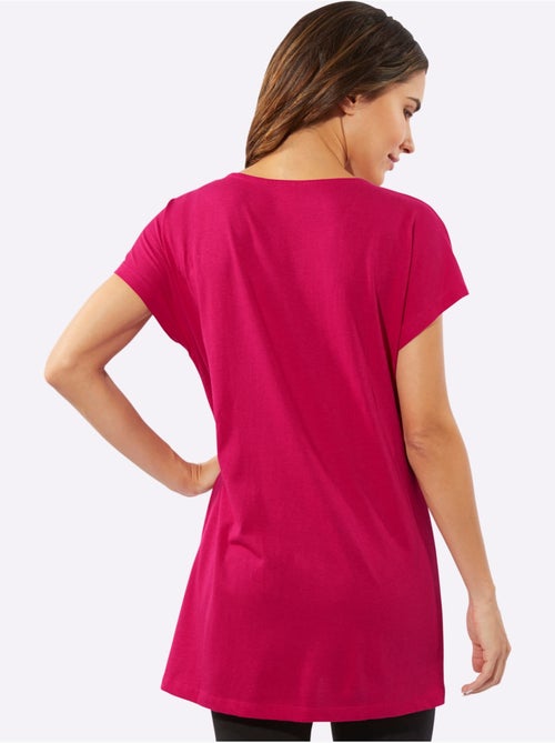 T-shirt long à col rond avec motifs brillants et coupe en A - Taille standard - Moda Vilona - Kiabi T-shirt long à col rond avec motifs brillants et coupe en A - Taille standard - Moda Vilona - Kiabi