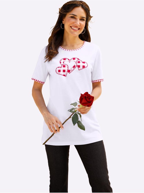 T-shirt long à col rond et manches courtes avec motif cœurs - Taille standard - Moda Vilona - Kiabi T-shirt long à col rond et manches courtes avec motif cœurs - Taille standard - Moda Vilona - Kiabi