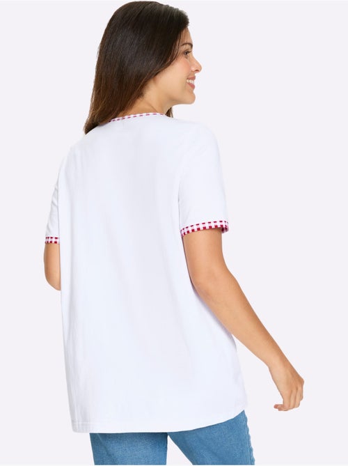 T-shirt long à col rond et manches courtes avec motif cœurs - Taille standard - Moda Vilona - Kiabi T-shirt long à col rond et manches courtes avec motif cœurs - Taille standard - Moda Vilona - Kiabi