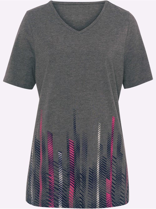 T-shirt long à col V avec imprimé graphique coloré - Taille standard - Moda Vilona - Kiabi T-shirt long à col V avec imprimé graphique coloré - Taille standard - Moda Vilona - Kiabi