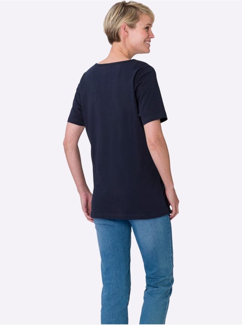 T-shirt long à encolure V avec imprimé graphique devant - Taille standard - Moda Vilona - Kiabi T-shirt long à encolure V avec imprimé graphique devant - Taille standard - Moda Vilona - Kiabi