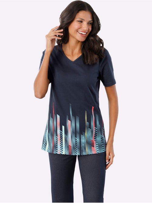 T-shirt long à encolure V avec imprimé graphique devant - Taille standard - Moda Vilona - Kiabi T-shirt long à encolure V avec imprimé graphique devant - Taille standard - Moda Vilona - Kiabi