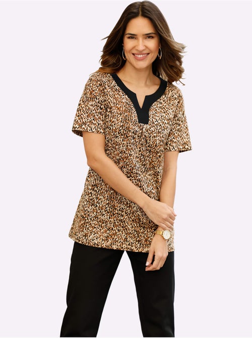 T-shirt long à encolure V avec motifs imprimés et manches courtes - Taille standard - Moda Vilona - Kiabi T-shirt long à encolure V avec motifs imprimés et manches courtes - Taille standard - Moda Vilona - Kiabi