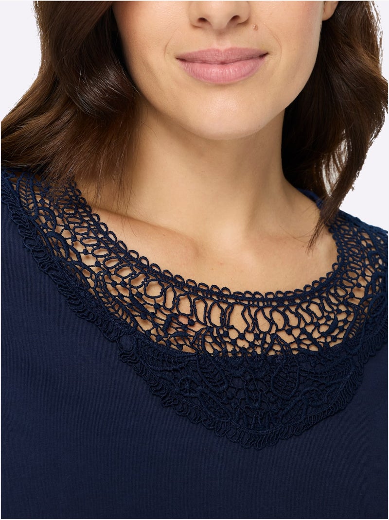 T-shirt long avec empiècement en dentelle et fentes latérales - Taille standard - Moda Vilona Bleu marine - Kiabi