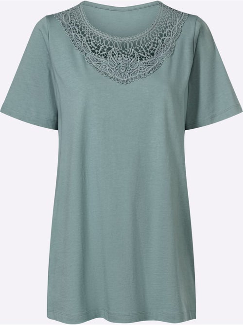 T-shirt long avec empiècement en dentelle et fentes latérales - Taille standard - Moda Vilona - Kiabi